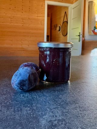 🥄✨ Malá, ale šikovná! Naše zavařovací sklenice Laura Twist 165 ml je jako malá princezna – perfektní pro uchování domácích...