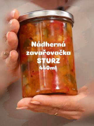 Naše sklenice STURZ 440 ml je ideální pro všechny dobroty, které chcete uchovat na horší časy - nebo jen stylově darovat....
